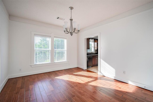 Building Photo - 2601 Rosedale St