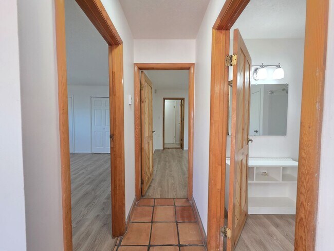 Building Photo - 3 Avenida De Luis