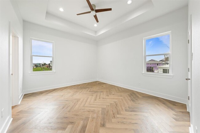 Building Photo - 23107 Miramar Dr