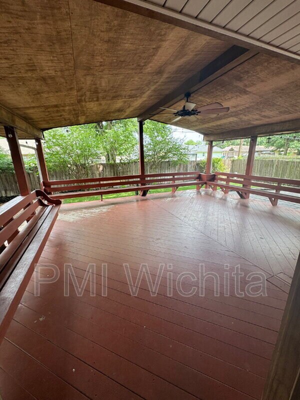Building Photo - 840 N Waddington Ave