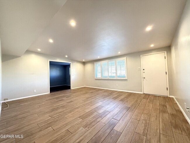 Building Photo - 10180 Saigon Dr