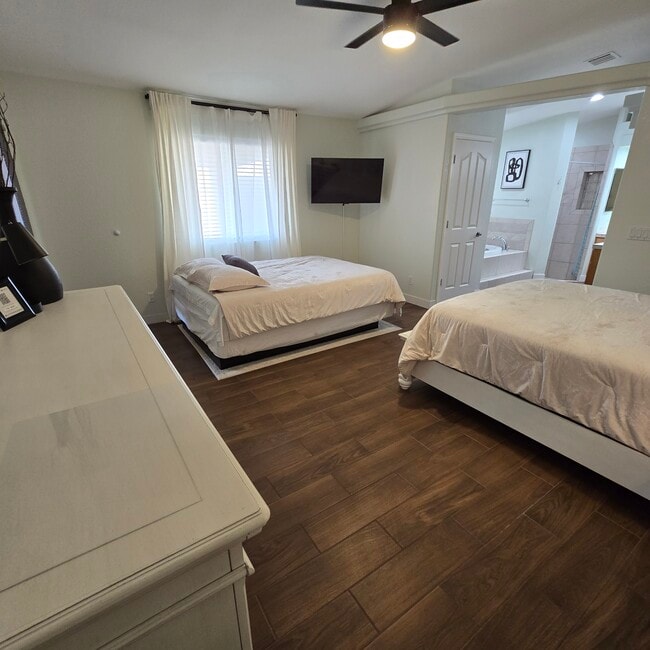 Building Photo - 11333 Desert Trailways Ln