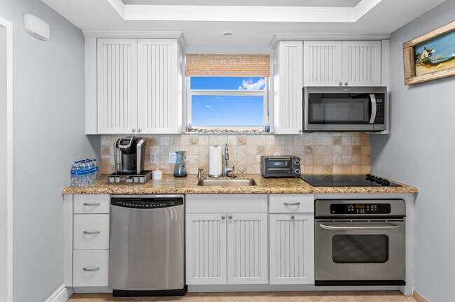 Building Photo - 2921 S Ocean Blvd