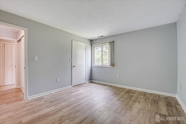 Building Photo - 5319 Ravens Crest Dr