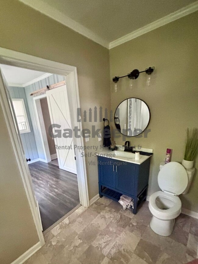 Building Photo - 4787 Hendrix Dr