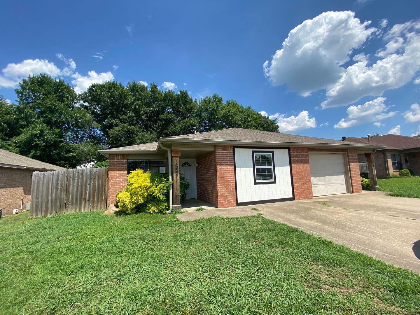 Building Photo - 1660 N Dawn Dr