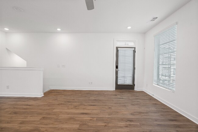 Building Photo - 416 Burton Dr