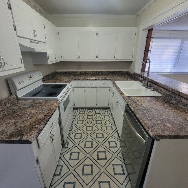 Building Photo - 3/1 Single Family Home- Cookeville City Li...