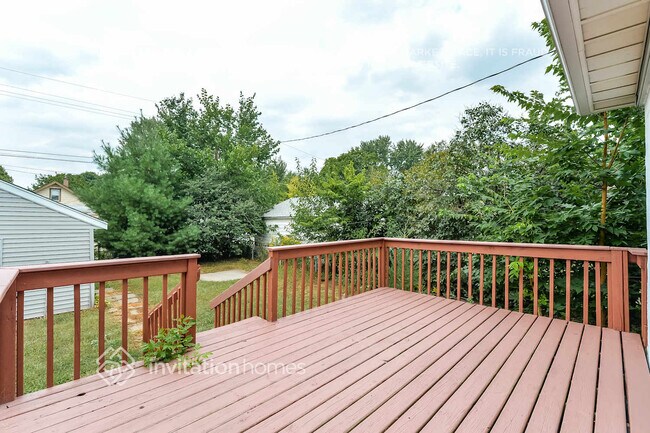 Building Photo - 1375 Lafond Ave