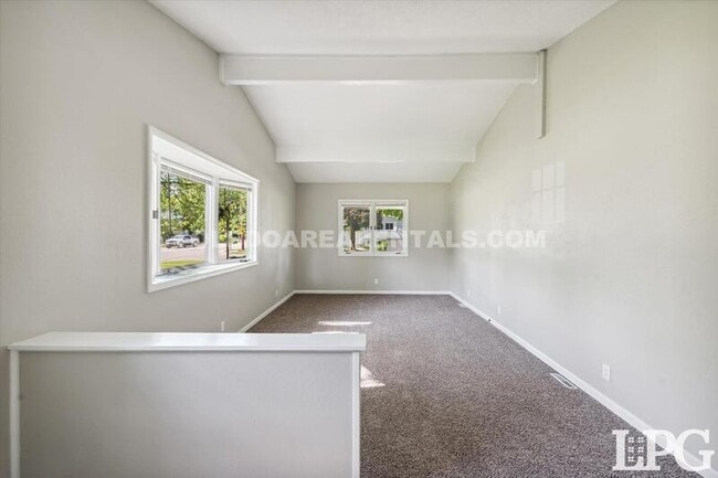 Building Photo - 804 Village Trail