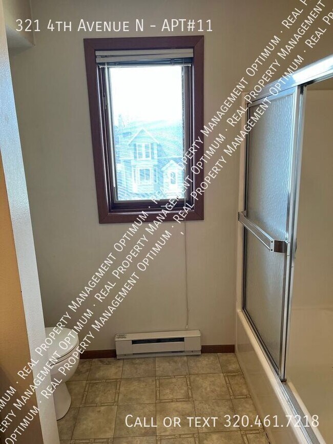 Building Photo - 321 4th Ave N