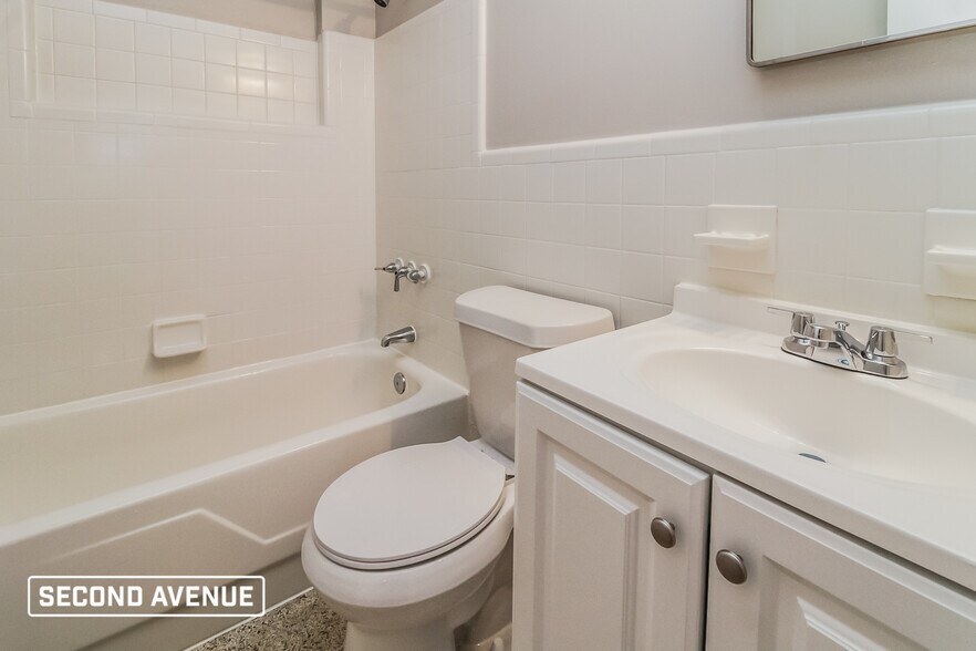 Building Photo - 1413 Kirby St