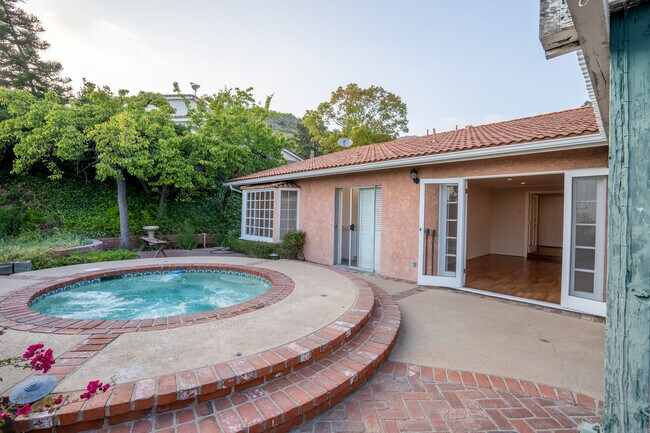 Building Photo - 920 Stewarton Way