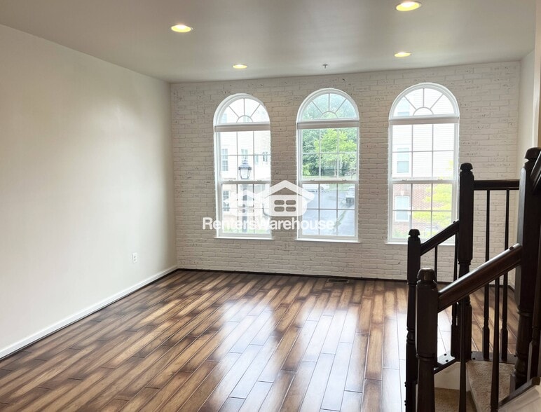 Building Photo - 12504 Rustic Rock Ln