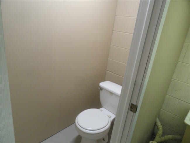 Building Photo - 64 Greenway Blvd