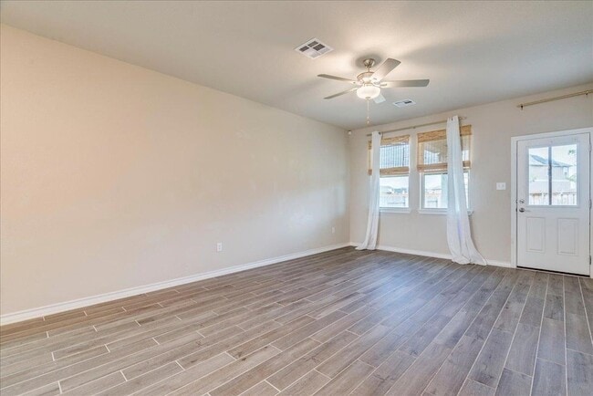 Building Photo - 133 Papaya Dr