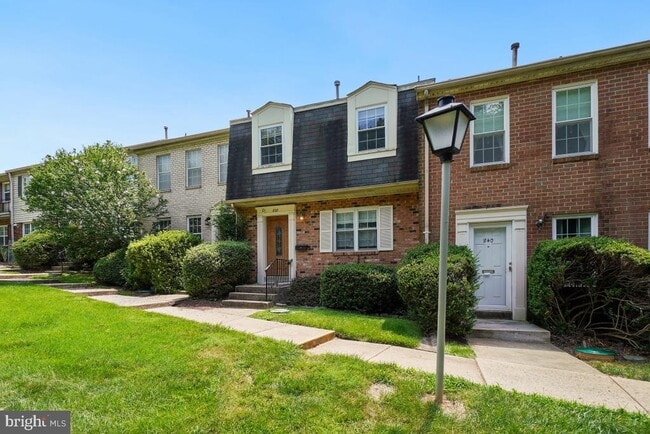 Building Photo - 838 College Pkwy