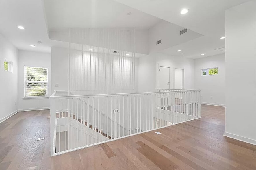 Building Photo - 903 Garden Villa Ct