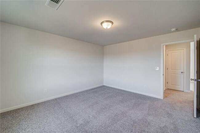 Building Photo - 300 Coverly Ct