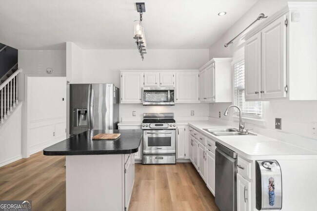 Building Photo - 529 Eastland Dr