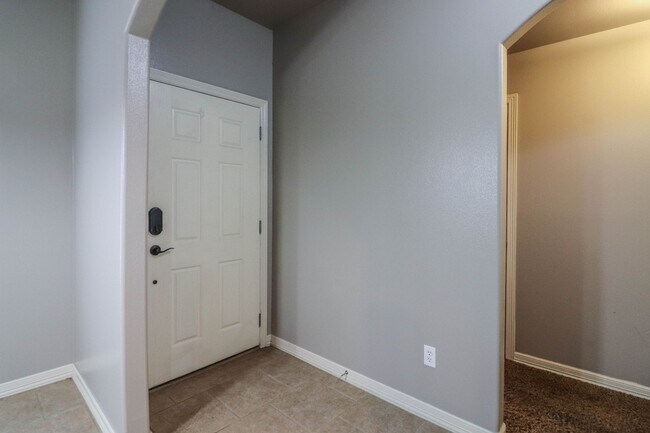 Building Photo - New vinyl plank in bedrooms, hall, new paint, new heat & air conditioning system 2025, large livi...