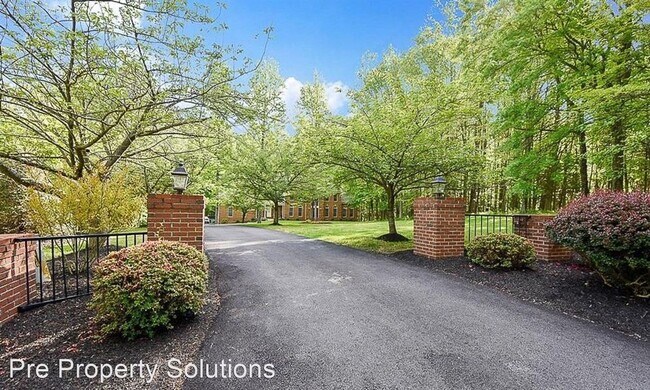 Building Photo - 5 br, 4 bath House - 3416 Burgh Lane