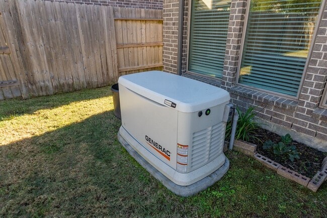 Building Photo - 12607 Pine Savannah Ln