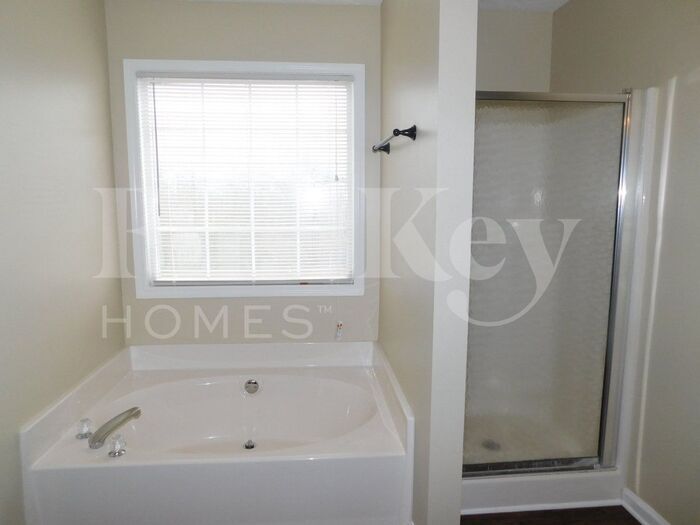 Building Photo - 265 Meadow Crest Way