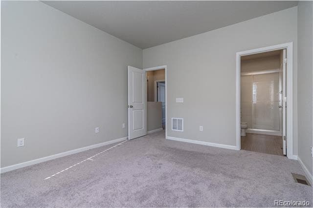 Building Photo - 1049 Oak Cir