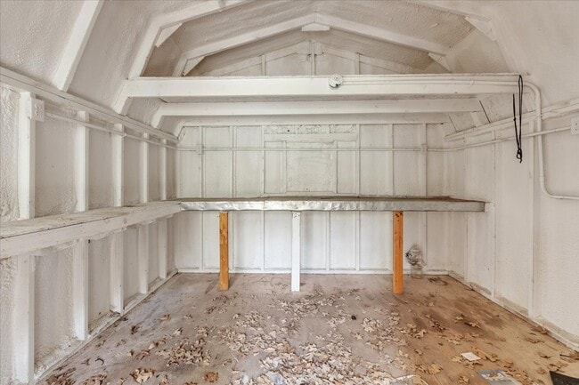 Building Photo - 9710 N Oak Cliff Dr
