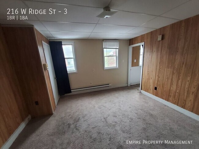 Building Photo - Available Now- 1 bedroom, 1 bathroom in La...