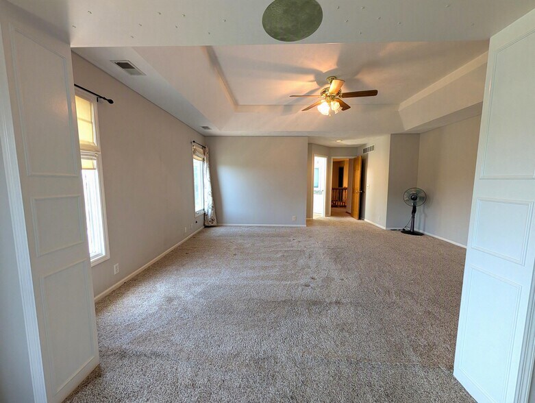 Building Photo - 5612 N 139th Ave