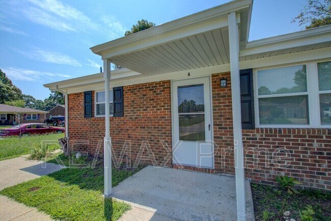 Building Photo - 4601 Hardy Dr