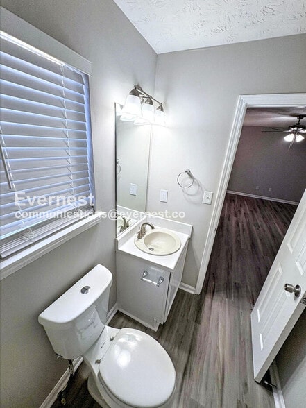 Building Photo - 7011 Regency Ln