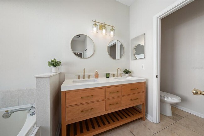 Building Photo - 6274 Glenn Cliff Wy