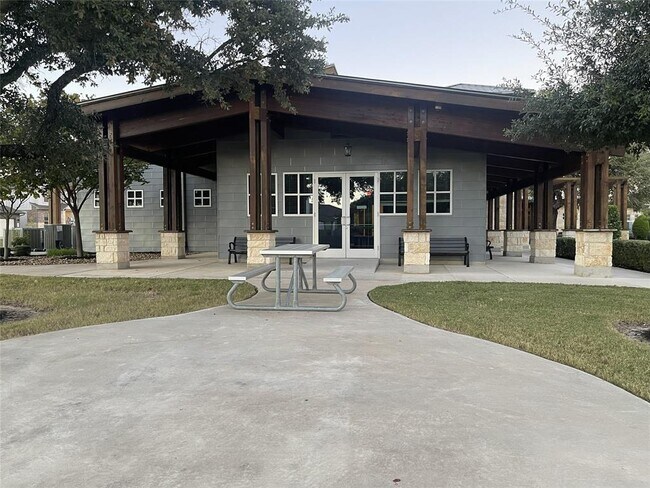 Building Photo - 308 Somerville St