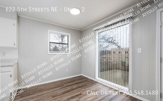 Building Photo - 622 5th St NE