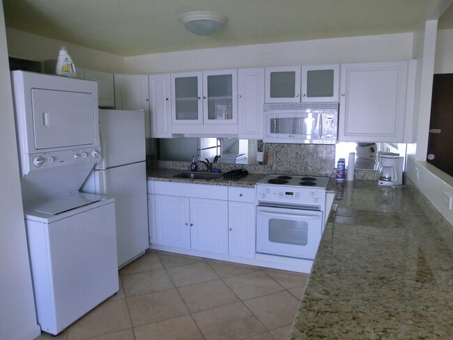 Building Photo - Pleasanton on Punahou Street - 6th Floor - One Bedroom, One Bath, One Parking