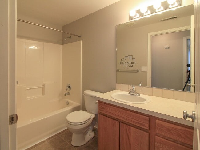 Building Photo - 4811 Cleveland Ln
