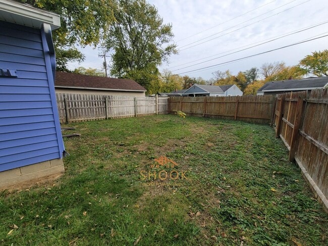 Building Photo - FLIPPED 2 BR HOME, CENTRALLY LOCATED!