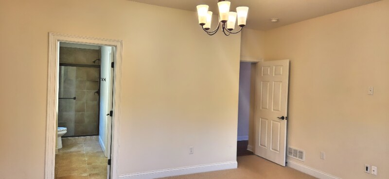 Building Photo - 208 Pointe Oakwood Way
