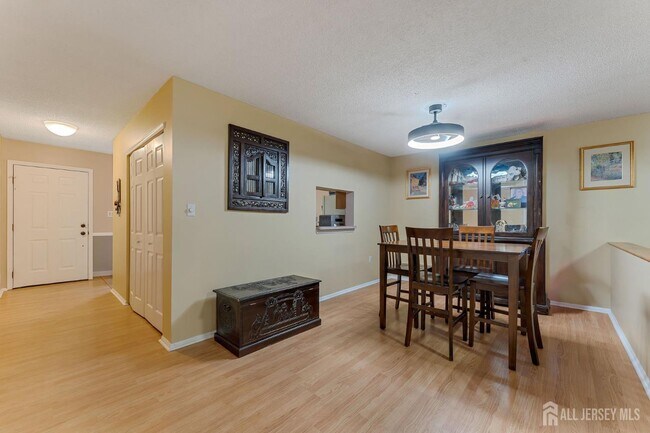 Building Photo - 403 Red Crest Ln