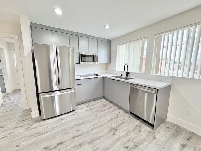Building Photo - 138 W 93rd St