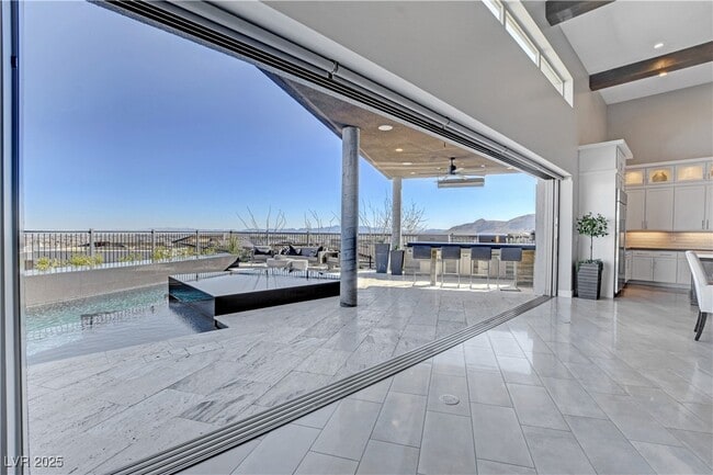 Building Photo - 6300 Clovis Point St