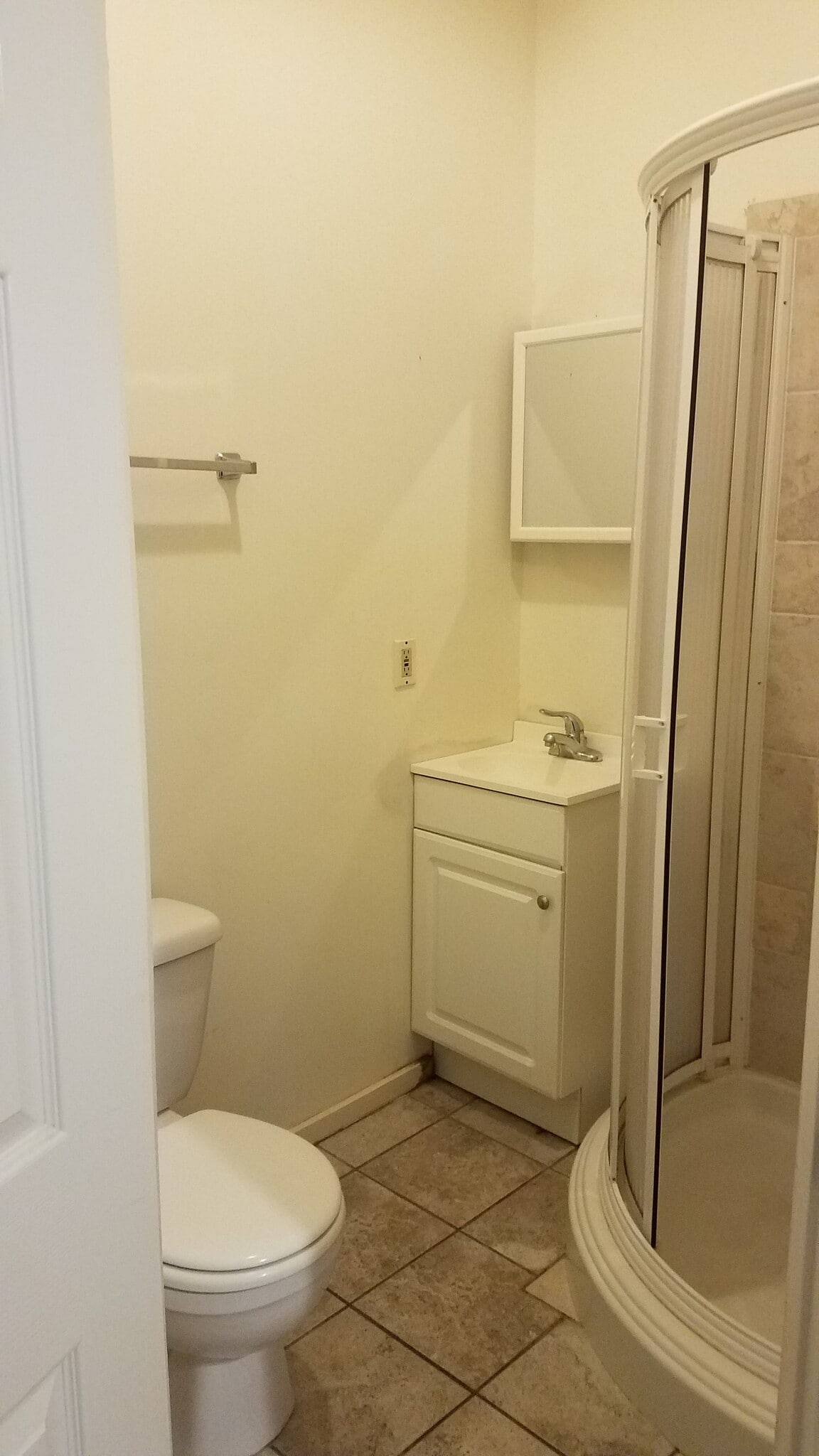 bathroom 1 - 69 N St NW