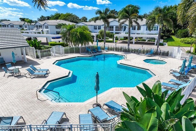 Building Photo - 886 Tanbark Dr