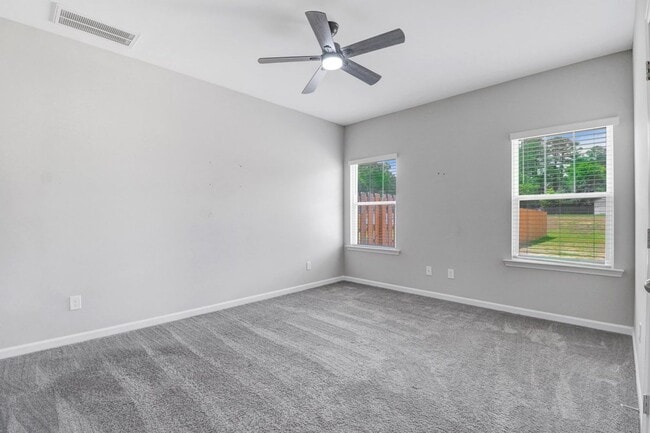 Building Photo - DRAKE ESTATES 3 BR | 2 BA Townhome w/ 2-Car Garage! *Built in 2023*