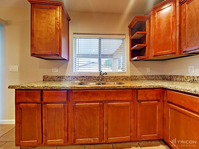 Building Photo - 7302 W Heatherbrae Dr