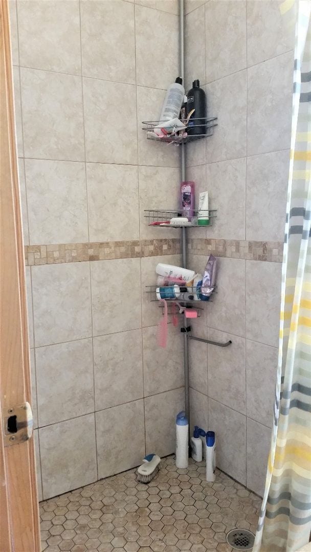 Building Photo - Nicely renovated 4 bed next to Porter Square and the Commuter Rail in Somerville!