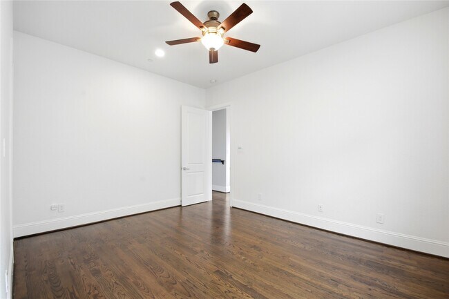 Building Photo - 2119 Taft St